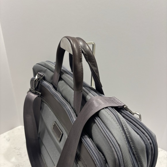 Briggs & Riley Large Expandable Briefcase Work Model KB437X-10 In Gray - Picture 7 of 14